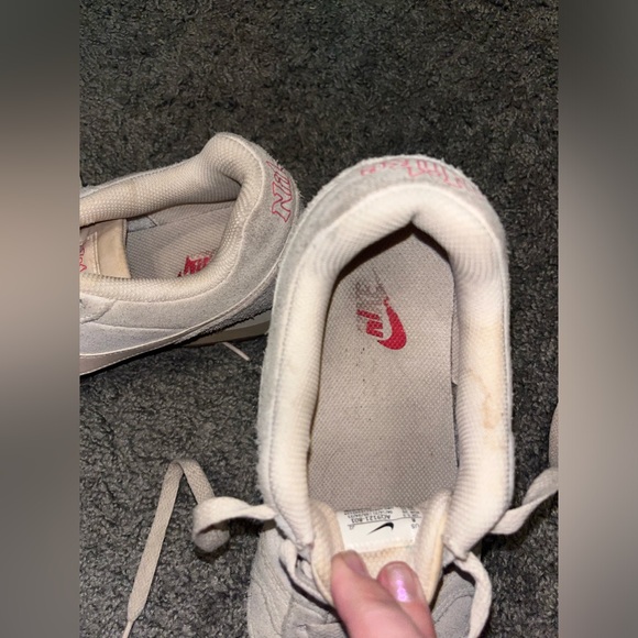 Nike Women's MD Runner 2 SE (AQ9121-801) Guava Ice 🌵8 - Picture 8 of 11